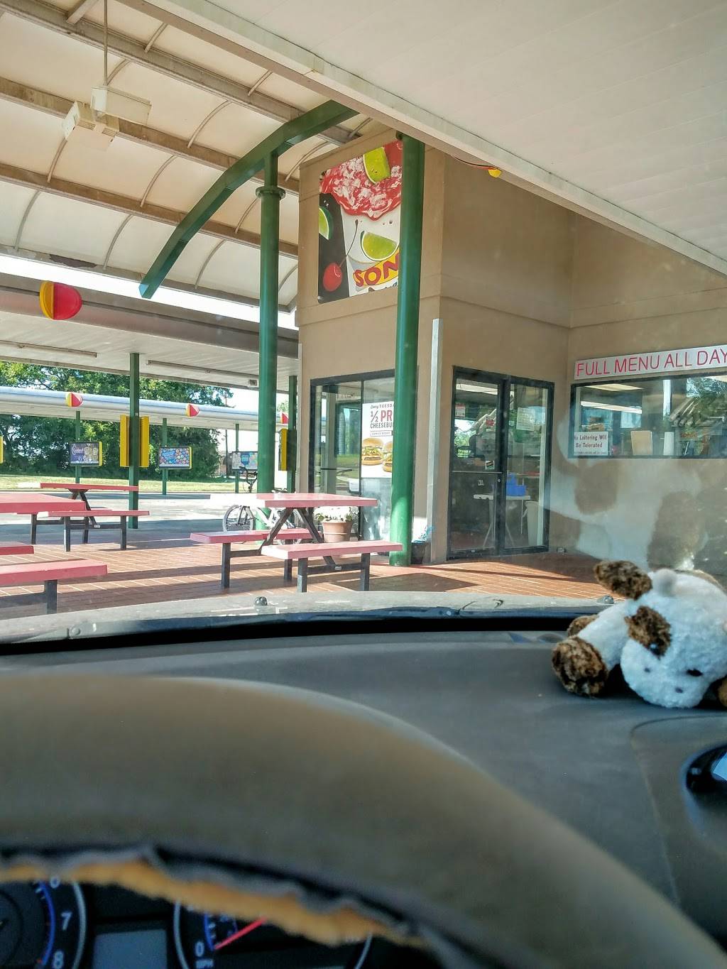 Sonic Drive-In | restaurant | 1220 S Mekusukey St, Wewoka, OK 74884, USA | 4052572330 OR +1 405-257-2330