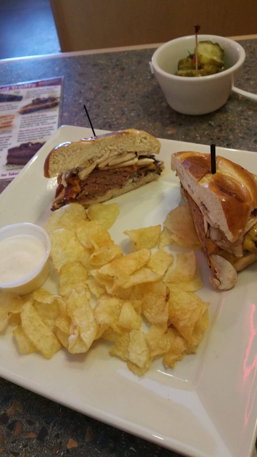 Isaacs Restaurant | restaurant | 1559 Manheim Pike, Lancaster, PA 17601, USA | 7175607774 OR +1 717-560-7774