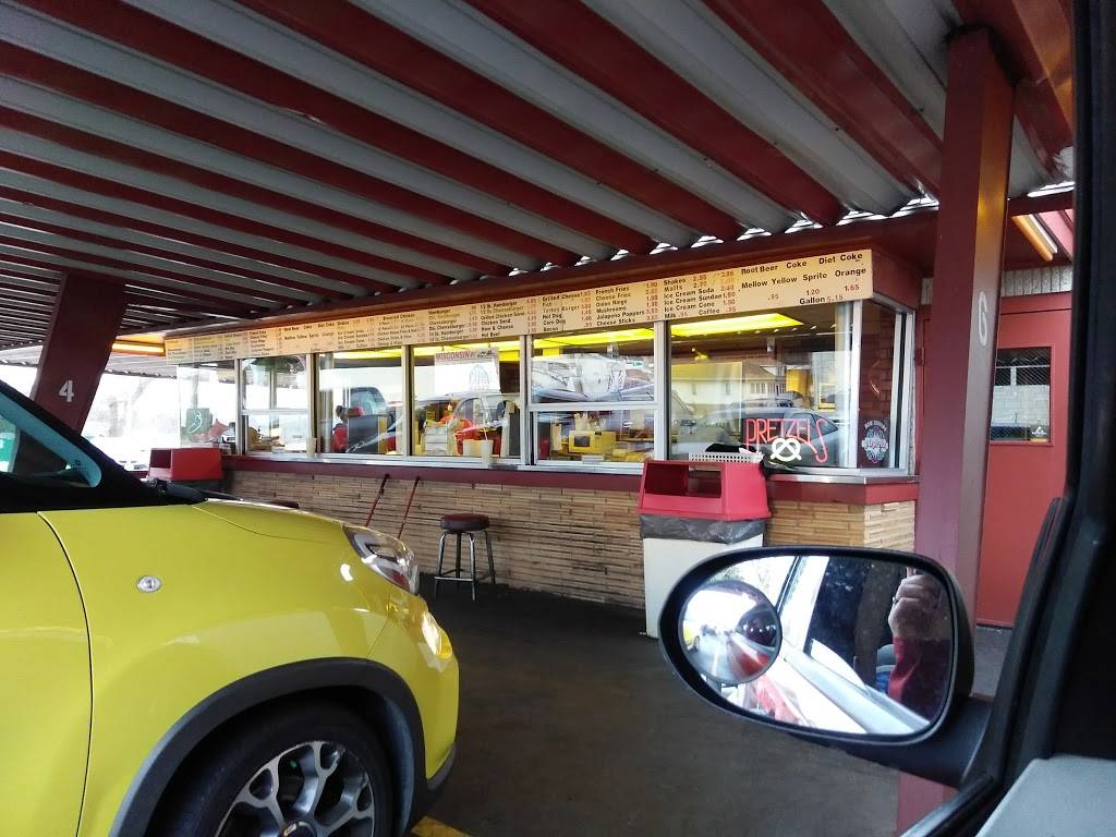 Big Star Drive-In | restaurant | 1500 Washington Rd, Kenosha, WI 53140, USA | 2626581572 OR +1 262-658-1572