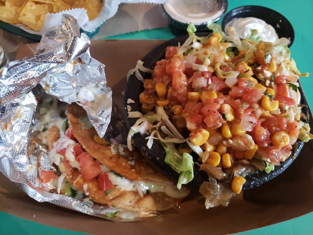 Barrio Cleveland Heights | restaurant | 2466 Fairmount Blvd, Cleveland Heights, OH 44106, USA | 2168623498 OR +1 216-862-3498