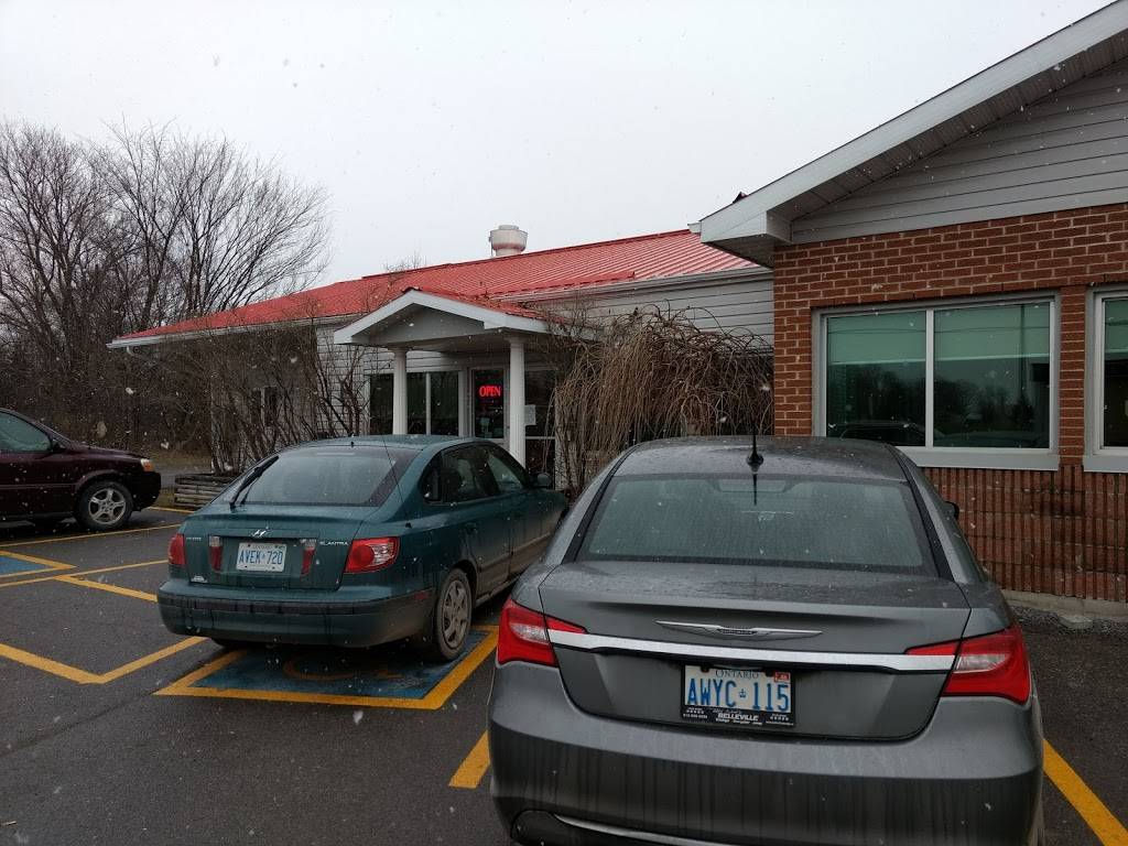 Mr. Chips | restaurant | 721 Lennox and Addington County Rd 41, Napanee, ON K7R 3L2, Canada | 6133542000 OR +1 613-354-2000