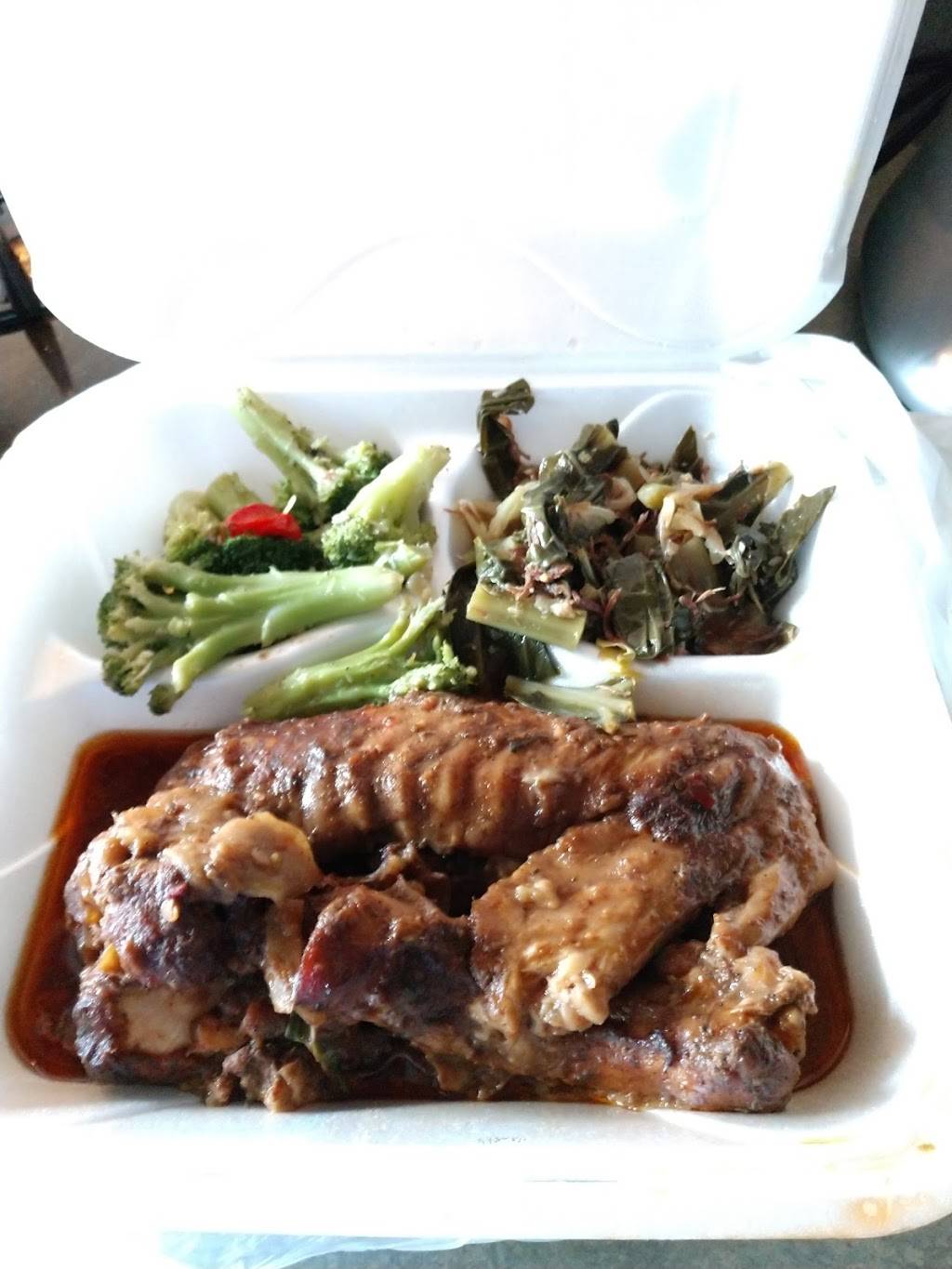 Evelyns Food Love | cafe | 5522 S State St, Chicago, IL 60621, USA | 8728185557 OR +1 872-818-5557