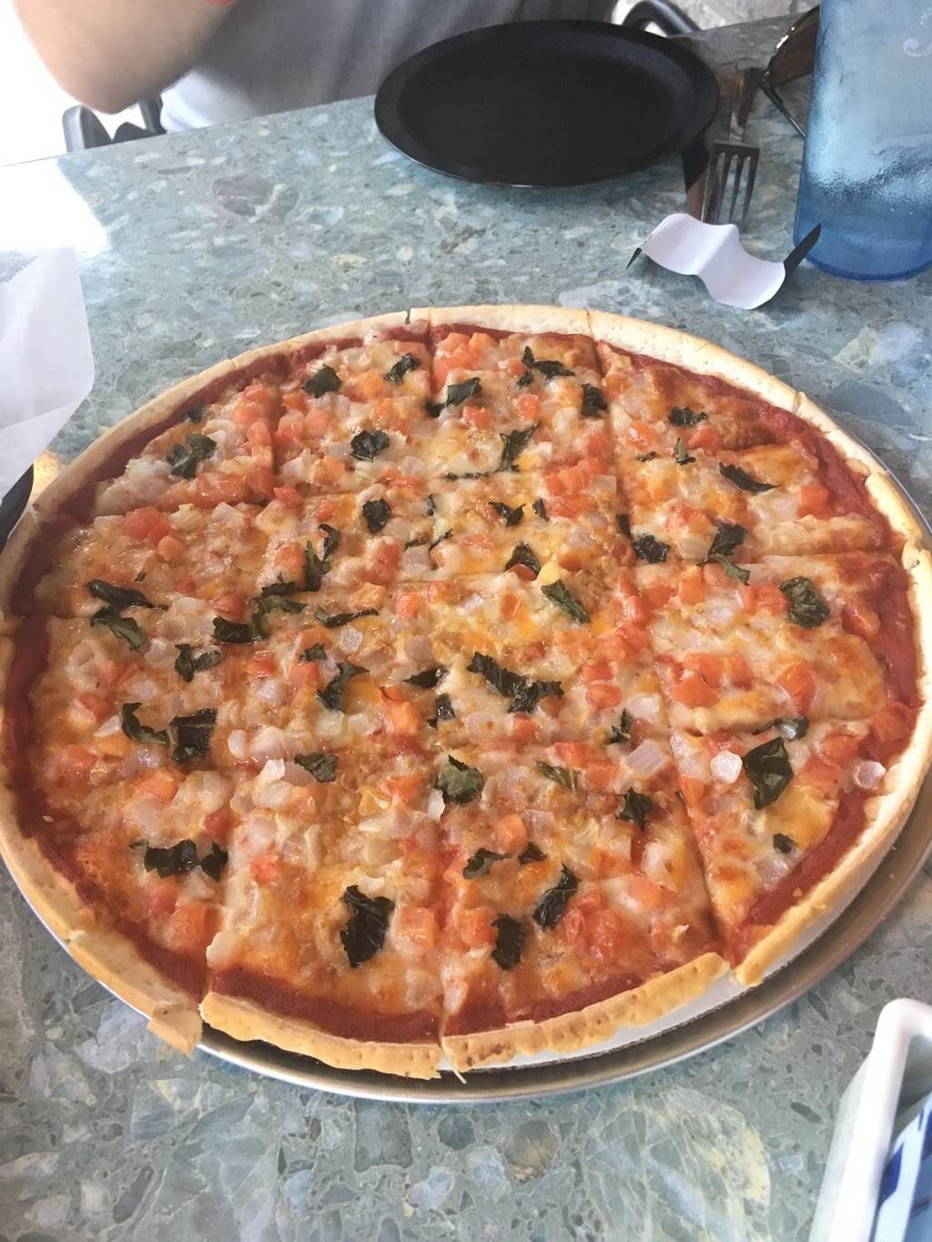 West End Pizza | restaurant | 1414 W 20th Ave, Oshkosh, WI 54902, USA | 9202356650 OR +1 920-235-6650