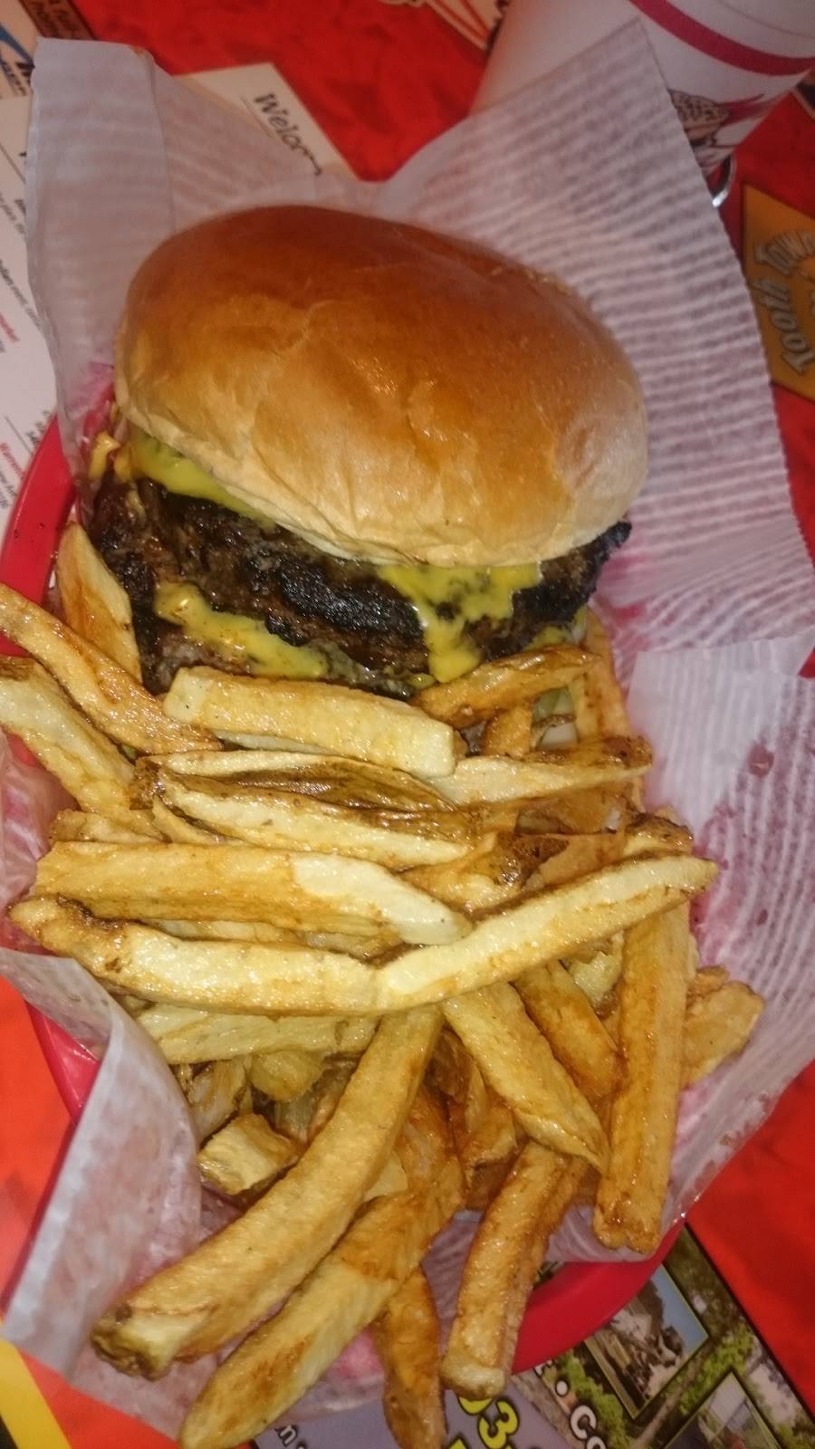 Fosters Grille | restaurant | 138 – A Maple Ave W, Vienna, VA 22180, USA | 7032812224 OR +1 703-281-2224