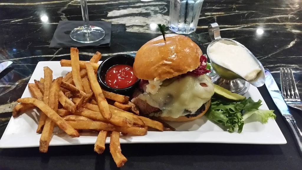 Precinct 10 | restaurant | 110 Main St, Weymouth, MA 02188, USA | 7813350010 OR +1 781-335-0010