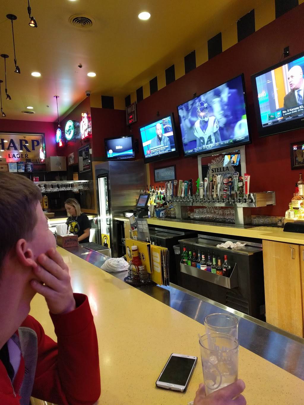 Buffalo Wild Wings | restaurant | 851 South, US-51, Forsyth, IL 62535, USA | 2178778370 OR +1 217-877-8370