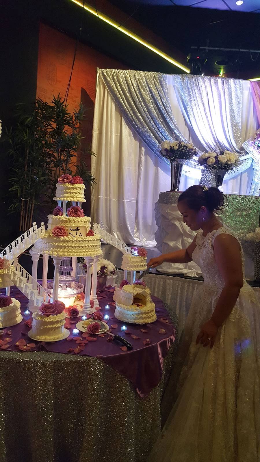 Lucky Dragonz Club | restaurant | 11819 Renton Ave S, Seattle, WA 98178, USA | 2067721220 OR +1 206-772-1220