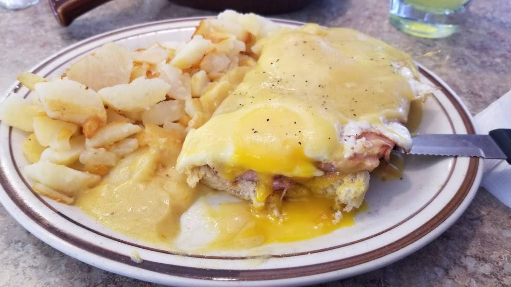 Red Apple Cafe | restaurant | 605 E Glenbrook Dr, Pulaski, WI 54162, USA | 9208224600 OR +1 920-822-4600