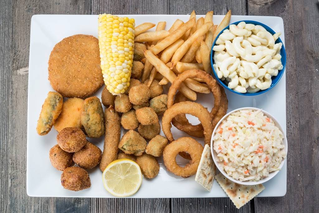 LightHouse Fish & Chicken | restaurant | 15391 Schaefer Hwy, Detroit, MI 48227, USA | 3136464149 OR +1 313-646-4149