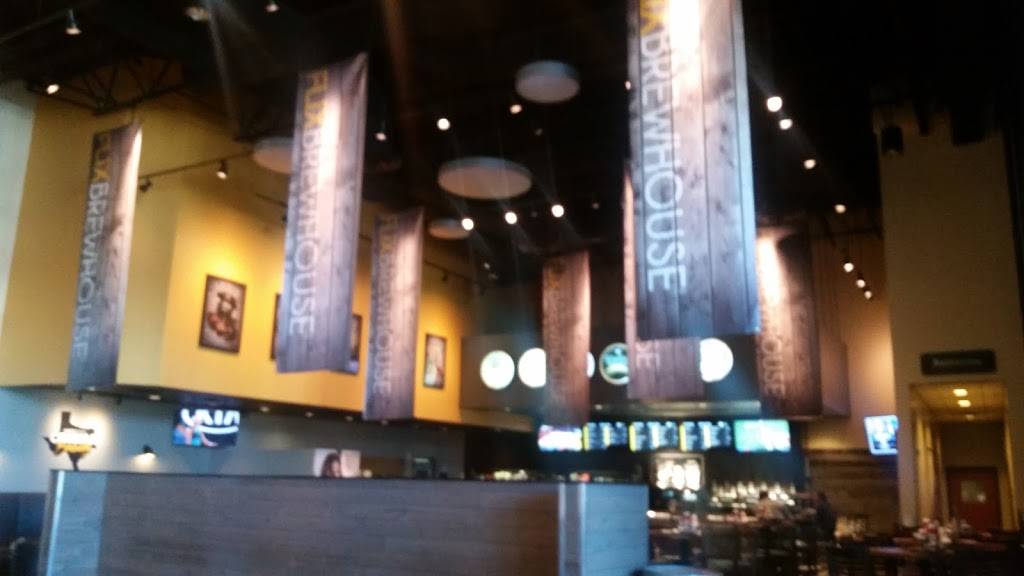 Flix Brewhouse Round Rock | restaurant | 2200 S Interstate 35 B1, Round Rock, TX 78681, USA | 5122443549 OR +1 512-244-3549