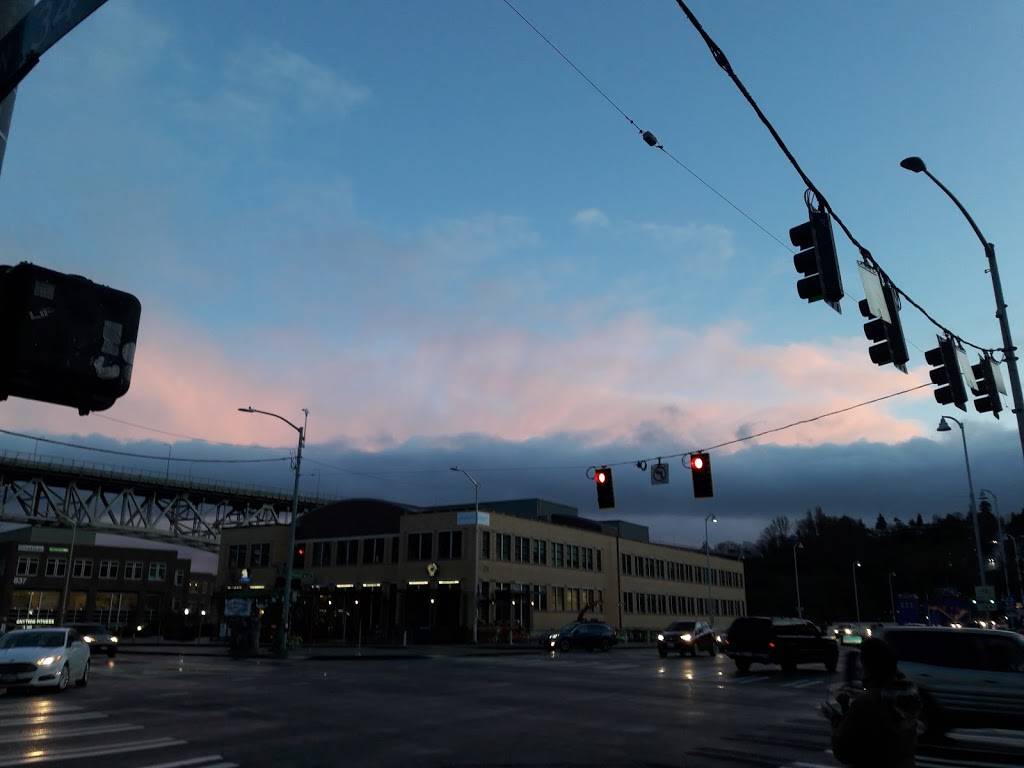 Starbucks | cafe | 3401 Fremont Ave N #3401, Seattle, WA 98103, USA | 2066333706 OR +1 206-633-3706