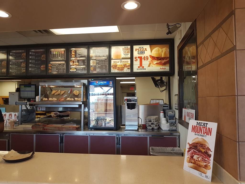 Arbys | restaurant | 6018 University Ave, Cedar Falls, IA 50613, USA | 3192663627 OR +1 319-266-3627