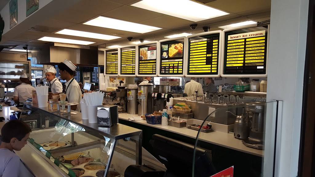 G D Ritzys | restaurant | 4320 N First Ave, Evansville, IN 47710, USA | 8124211300 OR +1 812-421-1300