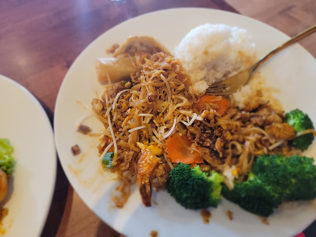 Areeya Thai & Noodle | restaurant | 2902 164th St SW #C4, Lynnwood, WA 98087, USA | 4253611583 OR +1 425-361-1583