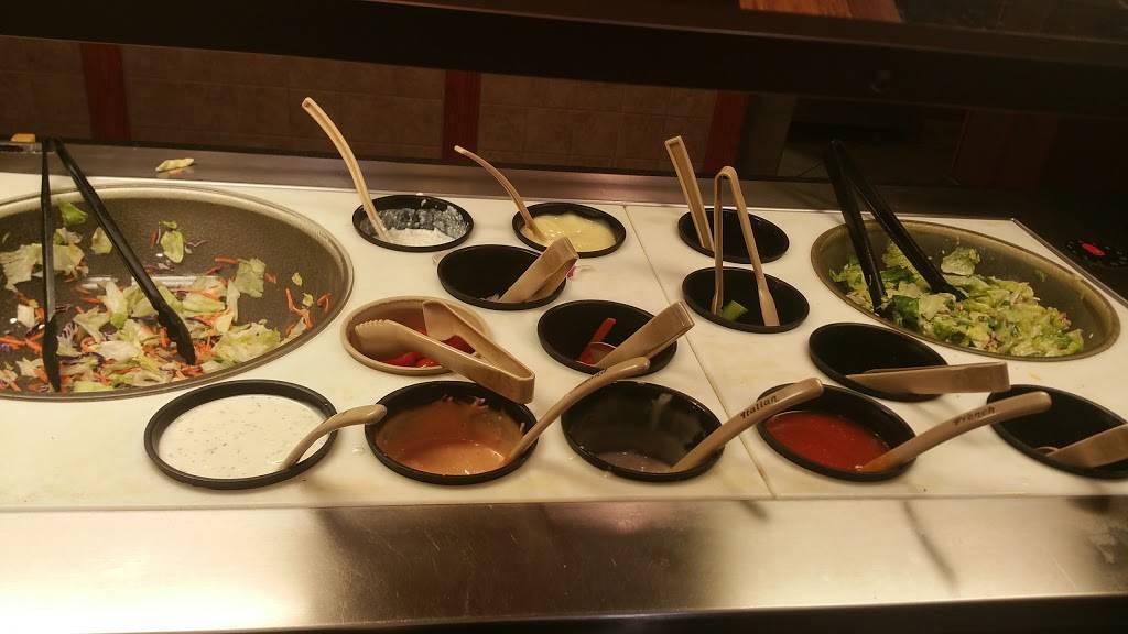 Pizza Hut | restaurant | 320 S West End Blvd, Quakertown, PA 18951, USA | 2155360245 OR +1 215-536-0245