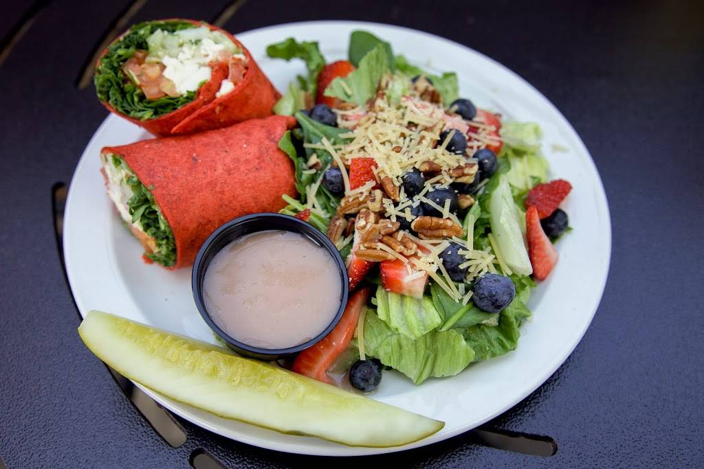 Mattys Bar & Grille | restaurant | 14460 College Ave, Muskego, WI 53150, USA | 4144273838 OR +1 414-427-3838