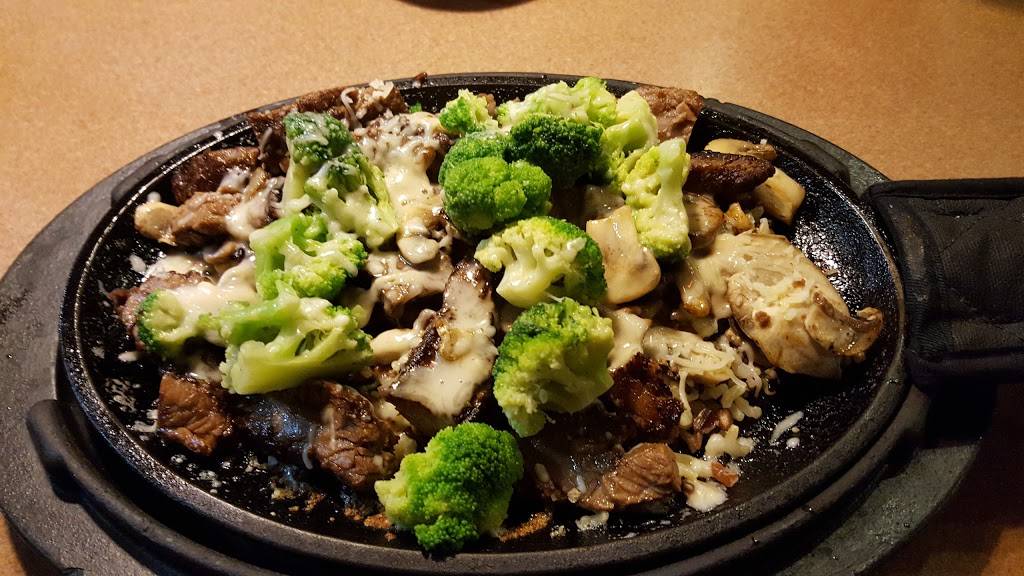 Dennys | restaurant | 1175 N Roselle Rd, Hoffman Estates, IL 60169, USA | 8478851969 OR +1 847-885-1969