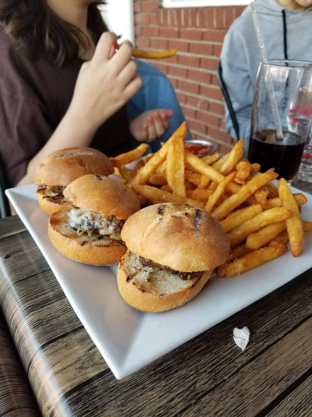 Travesias | restaurant | 3834 E Tremont Ave, Bronx, NY 10465, USA | 7188283834 OR +1 718-828-3834