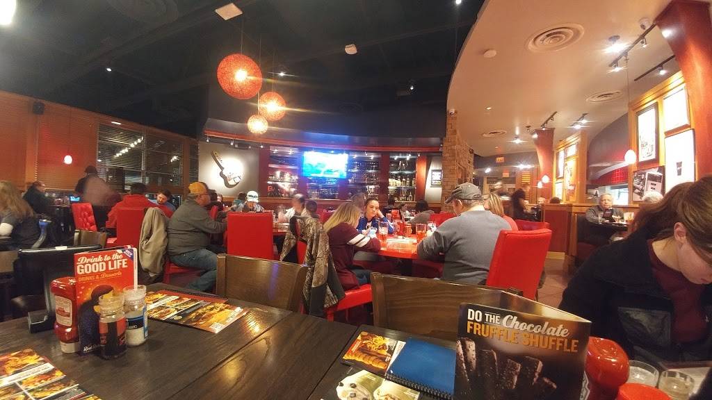 Red Robin Gourmet Burgers and Brews | restaurant | 19433 I-45, Shenandoah, TX 77385, USA | 2814659896 OR +1 281-465-9896