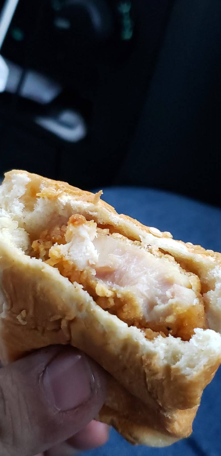 KFC | restaurant | 618 N Wayne St, Angola, IN 46703, USA | 2606659944 OR +1 260-665-9944