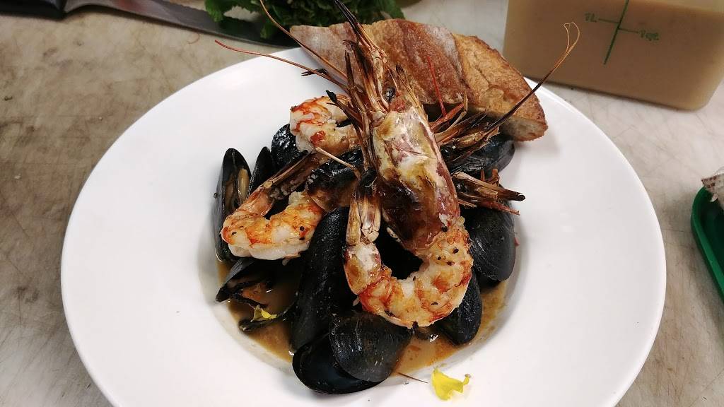 East Coast Provisions | restaurant | 3411 W Cary St, Richmond, VA 23221, USA | 8043533411 OR +1 804-353-3411