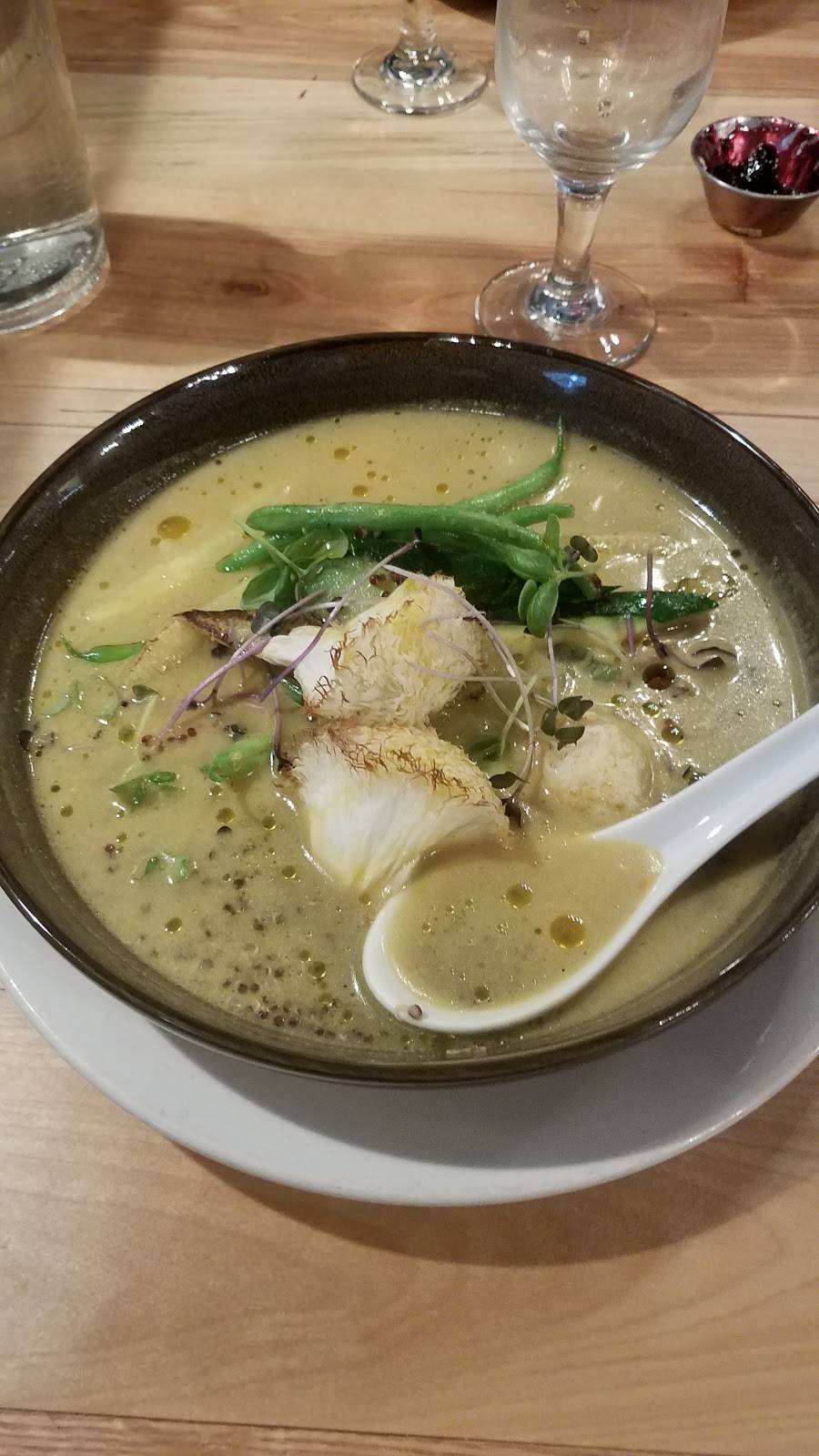 Meridians Kitchen and Bar | restaurant | 166 Upper Main St, Fairfield, ME 04937, USA | 2077420036 OR +1 207-742-0036