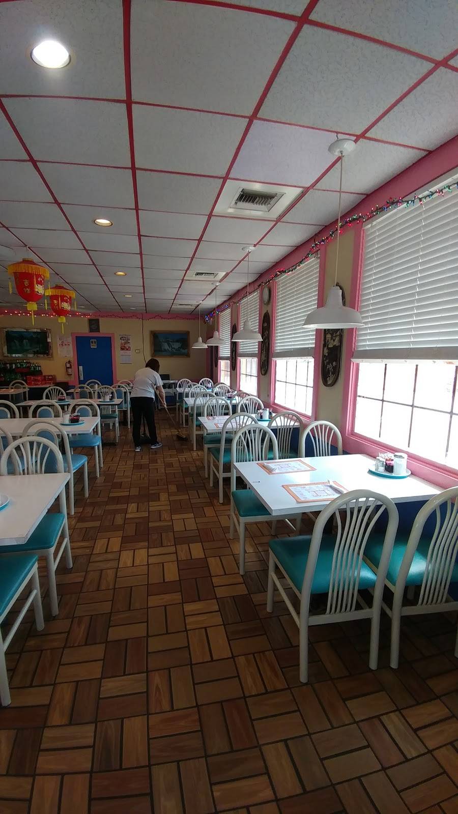 Gold Dragon Chinese Restaurant | restaurant | 7116, 1500 W Pioneer Dr, Irving, TX 75061, USA | 9722539030 OR +1 972-253-9030