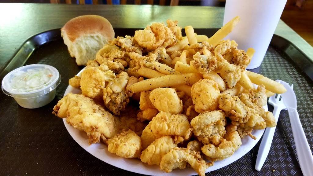 Lenas Seafood | restaurant | 131 Rabbit Rd, Salisbury, MA 01952, USA | 9784658572 OR +1 978-465-8572