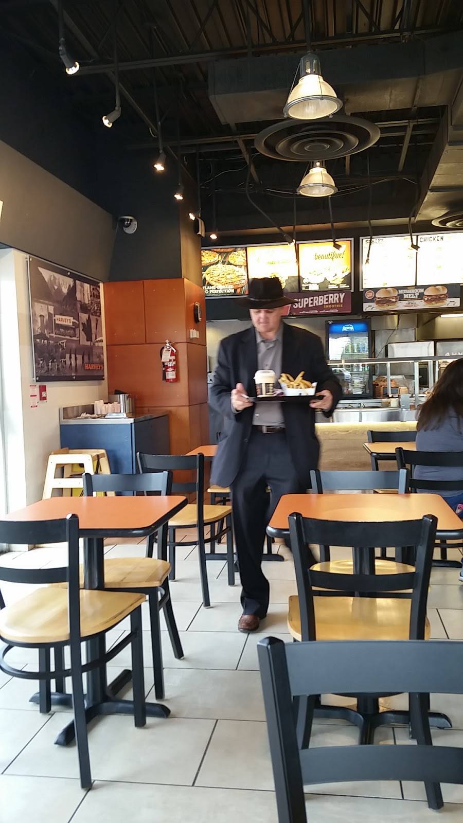 Harveys | restaurant | 400 Simcoe St, Tillsonburg, ON N4G 4X1, Canada | 5196884857 OR +1 519-688-4857