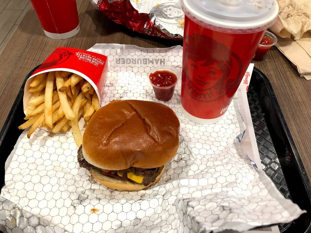 Wendys | restaurant | 5005 Rue Jean-Talon, Saint-Léonard, QC H1S 3G6, Canada | 5147257272 OR +1 514-725-7272