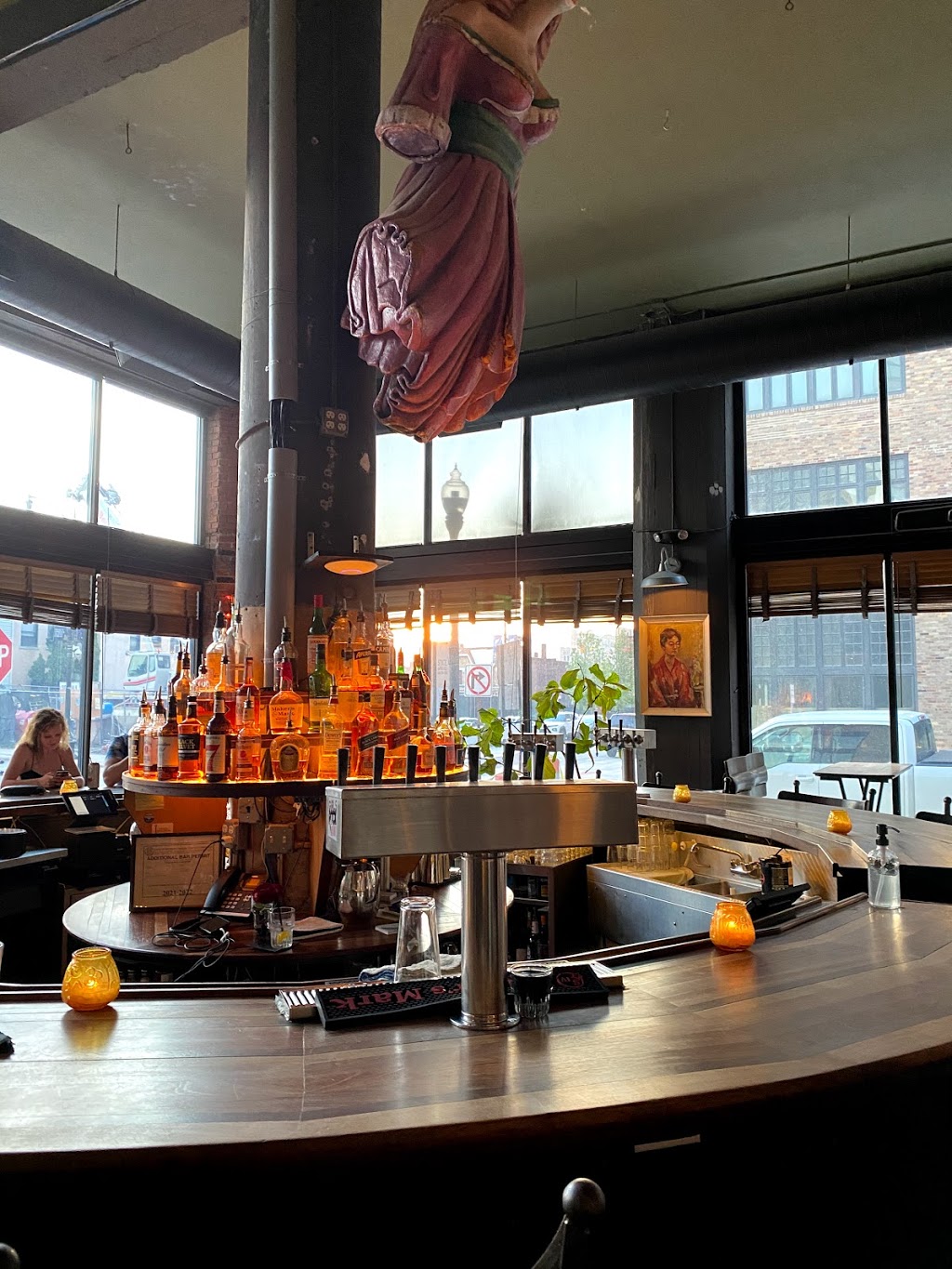 Park Bar | restaurant | 2040 Park Ave, Detroit, MI 48226, USA | 3139622933 OR +1 313-962-2933