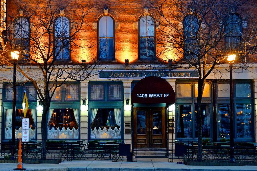 Johnnys Downtown | restaurant | 1406 W 6th St, Cleveland, OH 44113, USA | 2166230055 OR +1 216-623-0055
