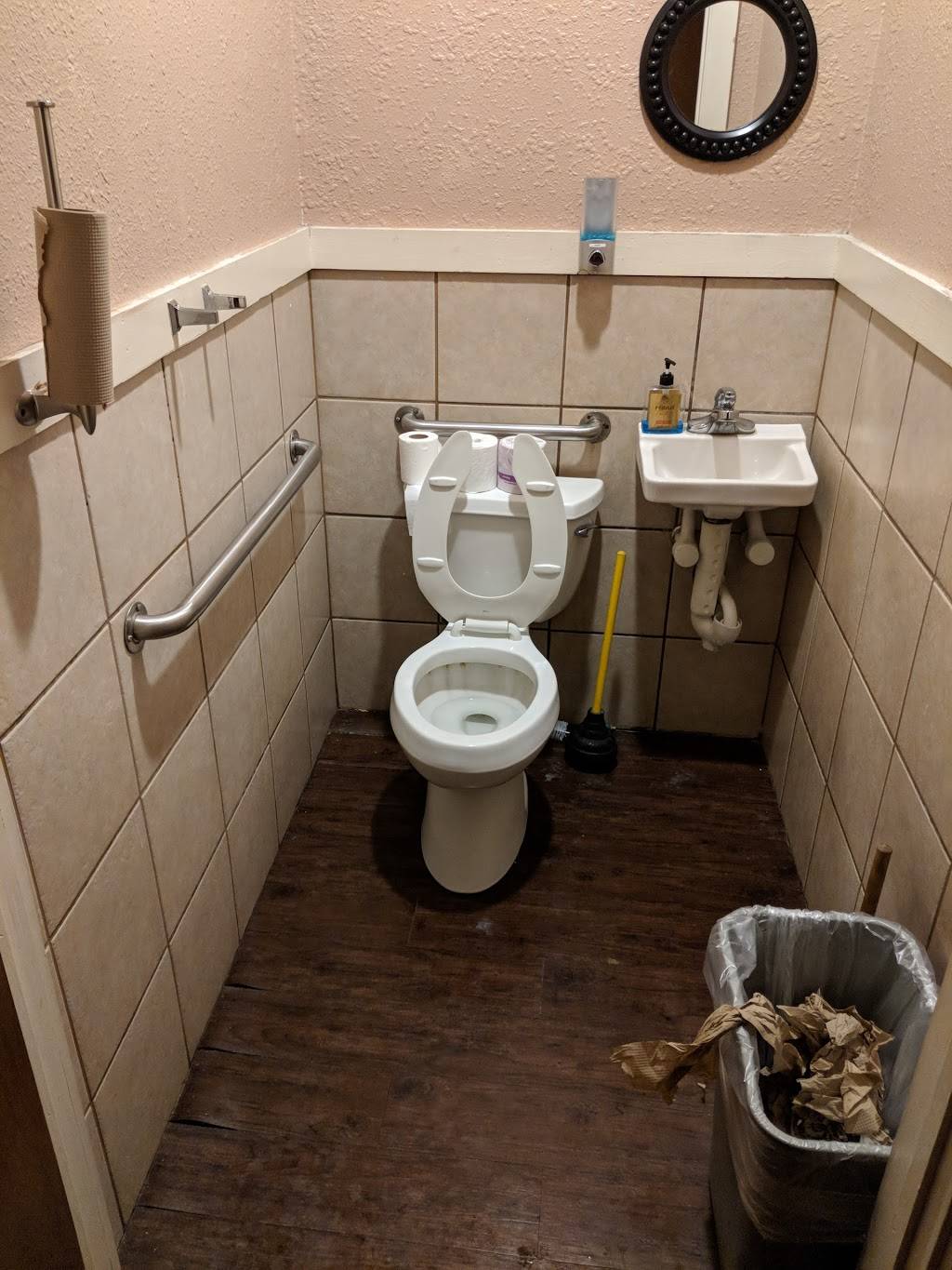 Bella Roma | restaurant | 1229 TX-332, Clute, TX 77531, USA | 9792667194 OR +1 979-266-7194