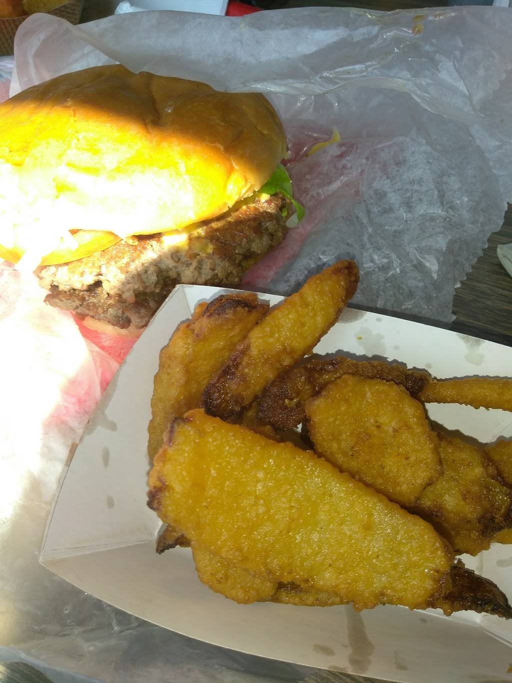 Benjamins the Burger Master | restaurant | 1000 N Main St, Dayton, OH 45405, USA | 9372238702 OR +1 937-223-8702