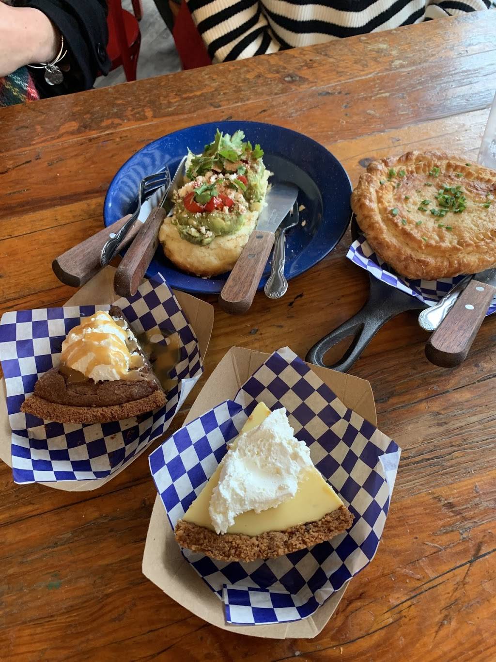 Bang Bang Pie & Biscuits | bakery | 2051 N California Ave, Chicago, IL 60647, USA | 7732768888 OR +1 773-276-8888