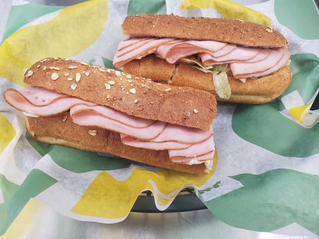 Subway | meal takeaway | 11011 Antioch Rd Suite 100, Overland Park, KS 66210, USA | 9134998550 OR +1 913-499-8550