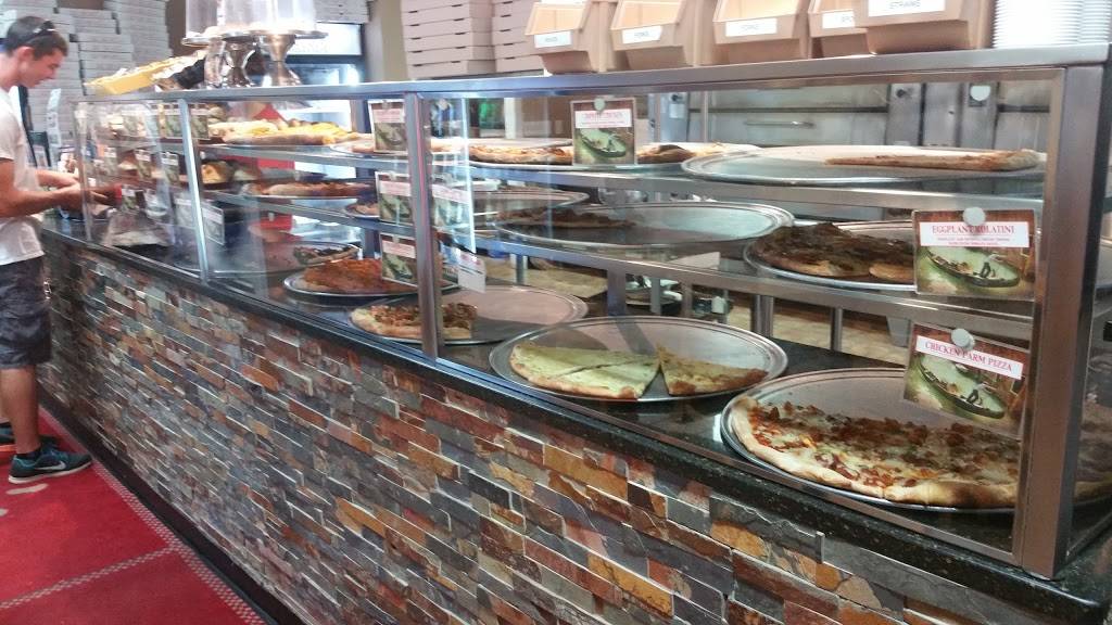 Brunos Pizzeria | restaurant | 100 CT-37, New Fairfield, CT 06812, USA | 2037464229 OR +1 203-746-4229