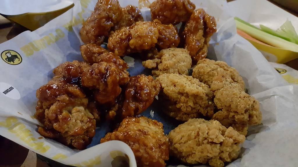 Buffalo Wild Wings | restaurant | 11255 E, 183rd St, Cerritos, CA 90703, USA | 5628659464 OR +1 562-865-9464