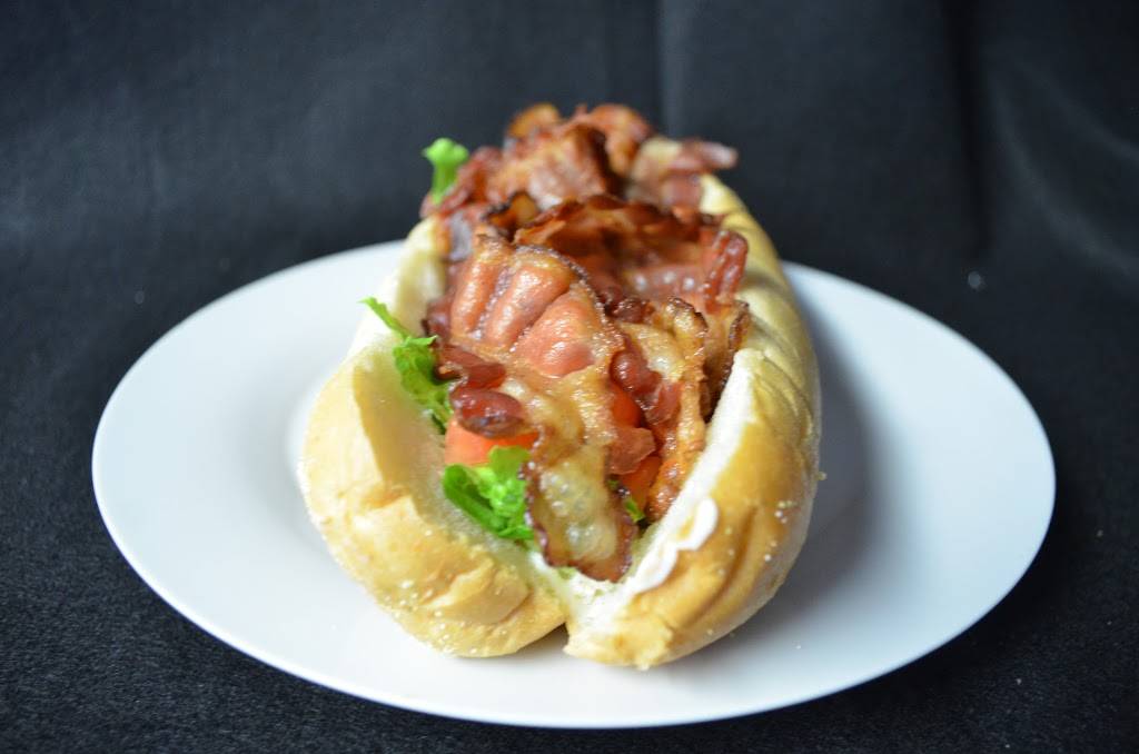 Straccos Subs And More | restaurant | 85 Sandwich St, Plymouth, MA 02360, USA | 7743435968 OR +1 774-343-5968