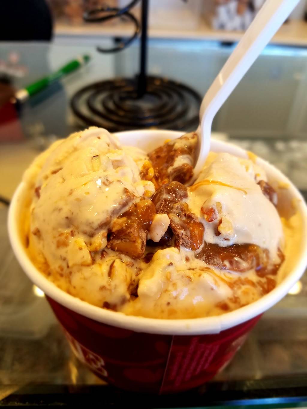 Cold Stone Creamery | bakery | 25 Aquarium Way # A2-2, Long Beach, CA 90802, USA | 5626282343 OR +1 562-628-2343