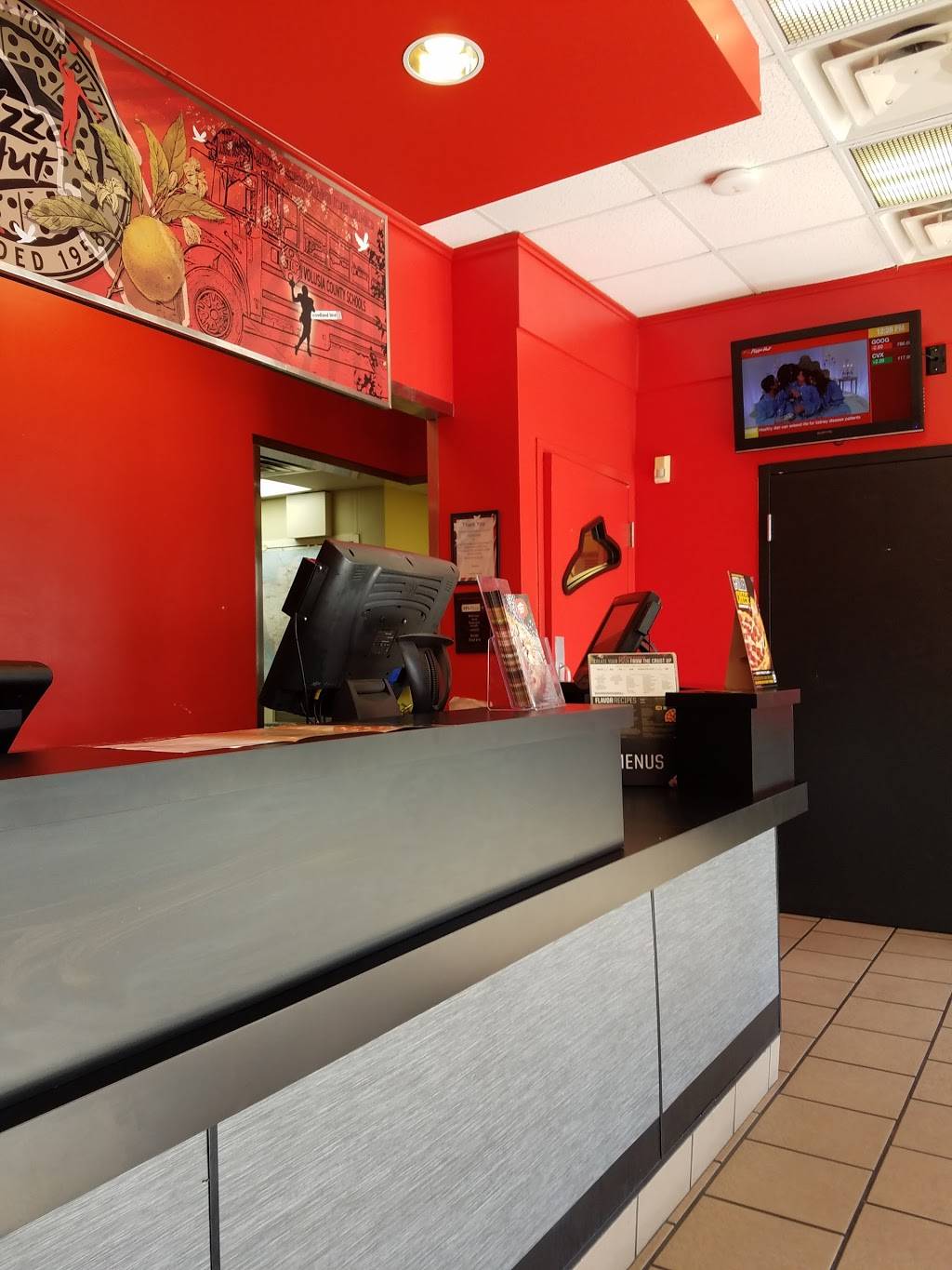 Pizza Hut | restaurant | 115 E New York Ave, DeLand, FL 32724, USA | 3867360999 OR +1 386-736-0999