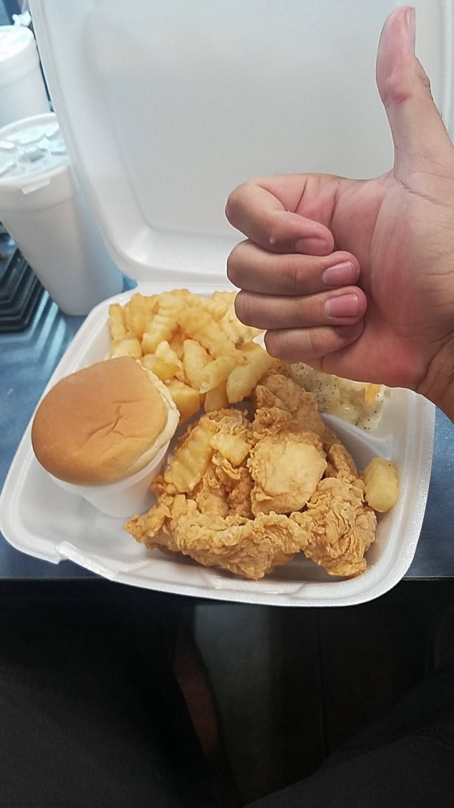 Lisas Chicken | restaurant | 1201 E Berry St, Fort Worth, TX 76110, USA | 8179271770 OR +1 817-927-1770