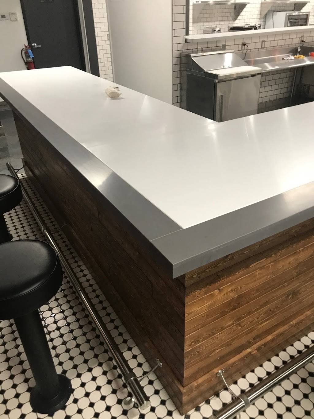 Front Page Deli | meal takeaway | 29145 Northwestern Hwy, Southfield, MI 48034, USA | 2483276313 OR +1 248-327-6313