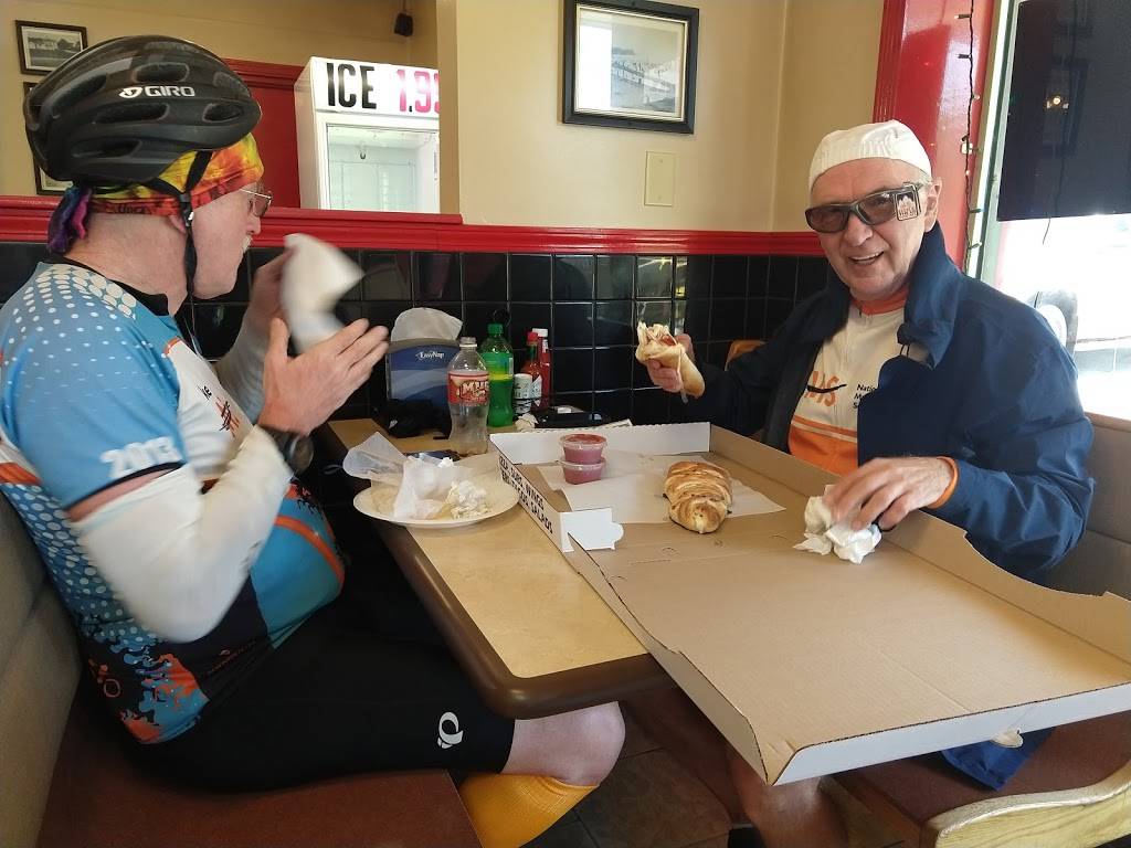 Pats Pizzeria | restaurant | 9542 Lake Shore Rd, Angola, NY 14006, USA | 7165496522 OR +1 716-549-6522