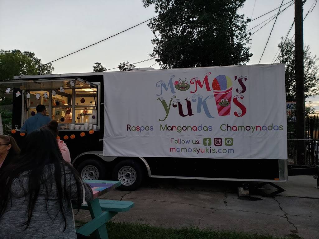 Momos Yukis | restaurant | 3306 Orlando St, Houston, TX 77093, USA | 7133922449 OR +1 713-392-2449