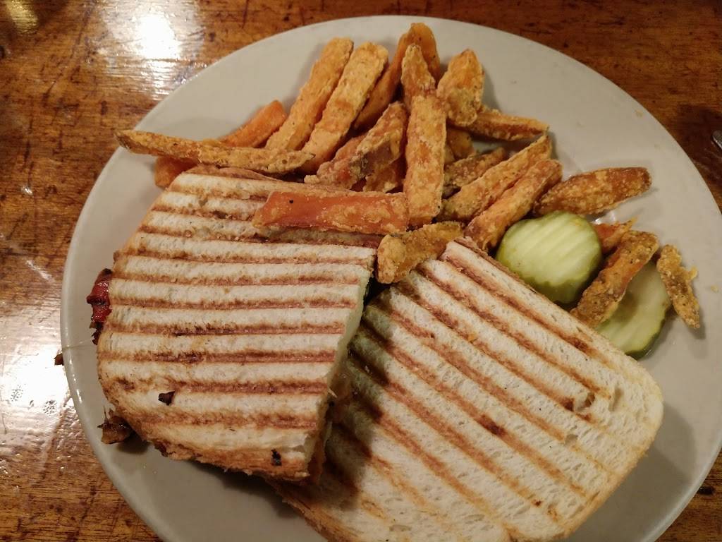 Gritty McDuffs Freeport Brew Pub | restaurant | 187 Lower Main St, Freeport, ME 04032, USA | 2078654321 OR +1 207-865-4321