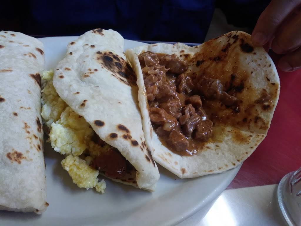 Leticias Mexican Restaurant | restaurant | 1922 N Zarzamora St, San Antonio, TX 78201, USA | 2107371134 OR +1 210-737-1134