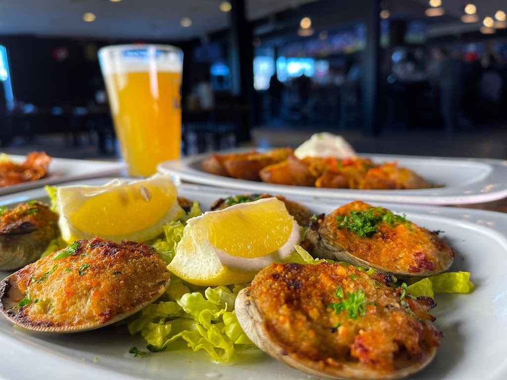 The Edge At Lulus | restaurant | 388 Medford Ave, Patchogue, NY 11772, USA | 6313079195 OR +1 631-307-9195