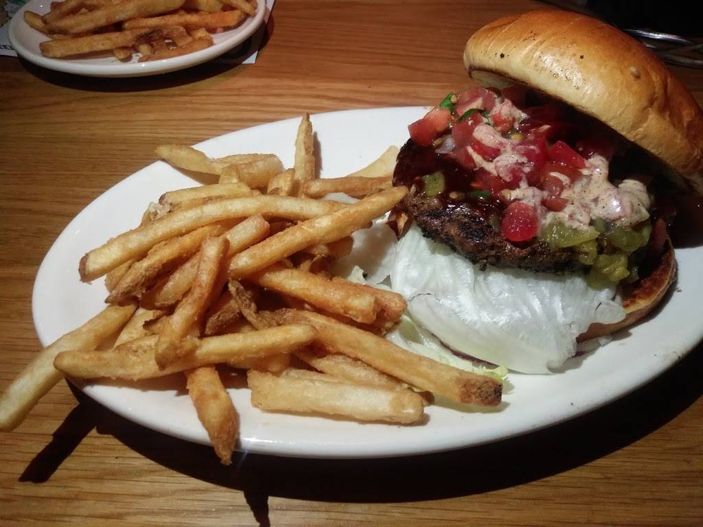 BJs Restaurant & Brewhouse | restaurant | 14442 E Cedar Ave, Aurora, CO 80012, USA | 3033663550 OR +1 303-366-3550