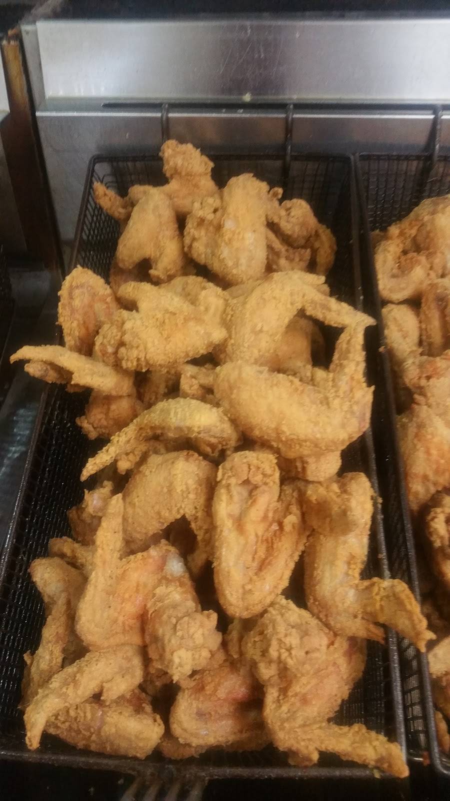 Happy Fish & Chicken | restaurant | 5 S Cicero Ave, Chicago, IL 60644, USA | 7733794444 OR +1 773-379-4444